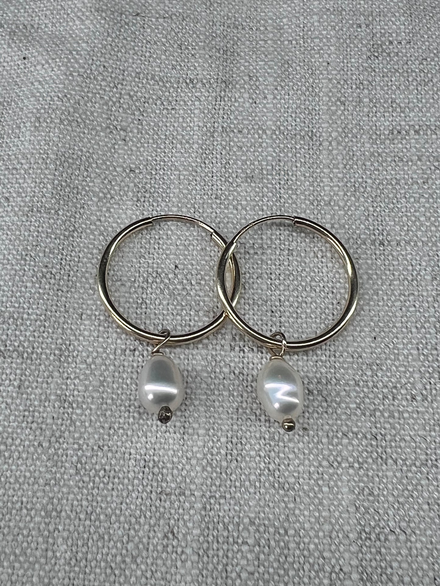 Stellar gold hoop Earrings with pearl
