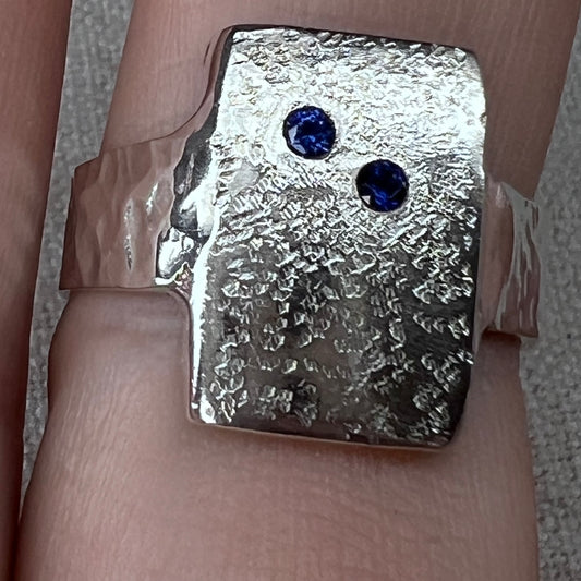 Rings I Finger Adornment I Signet with Sapphires