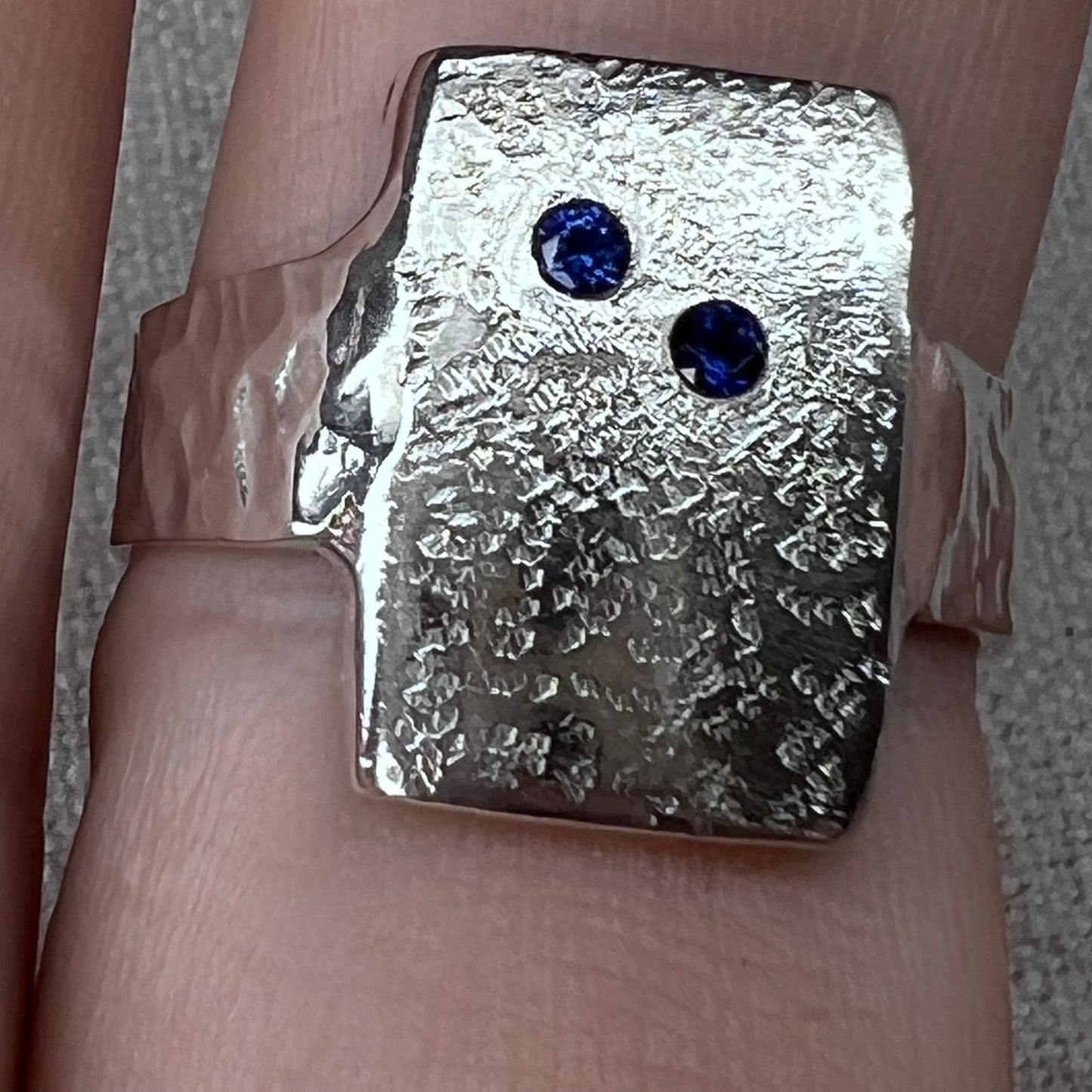Rings I Finger Adornment I Signet with Sapphires
