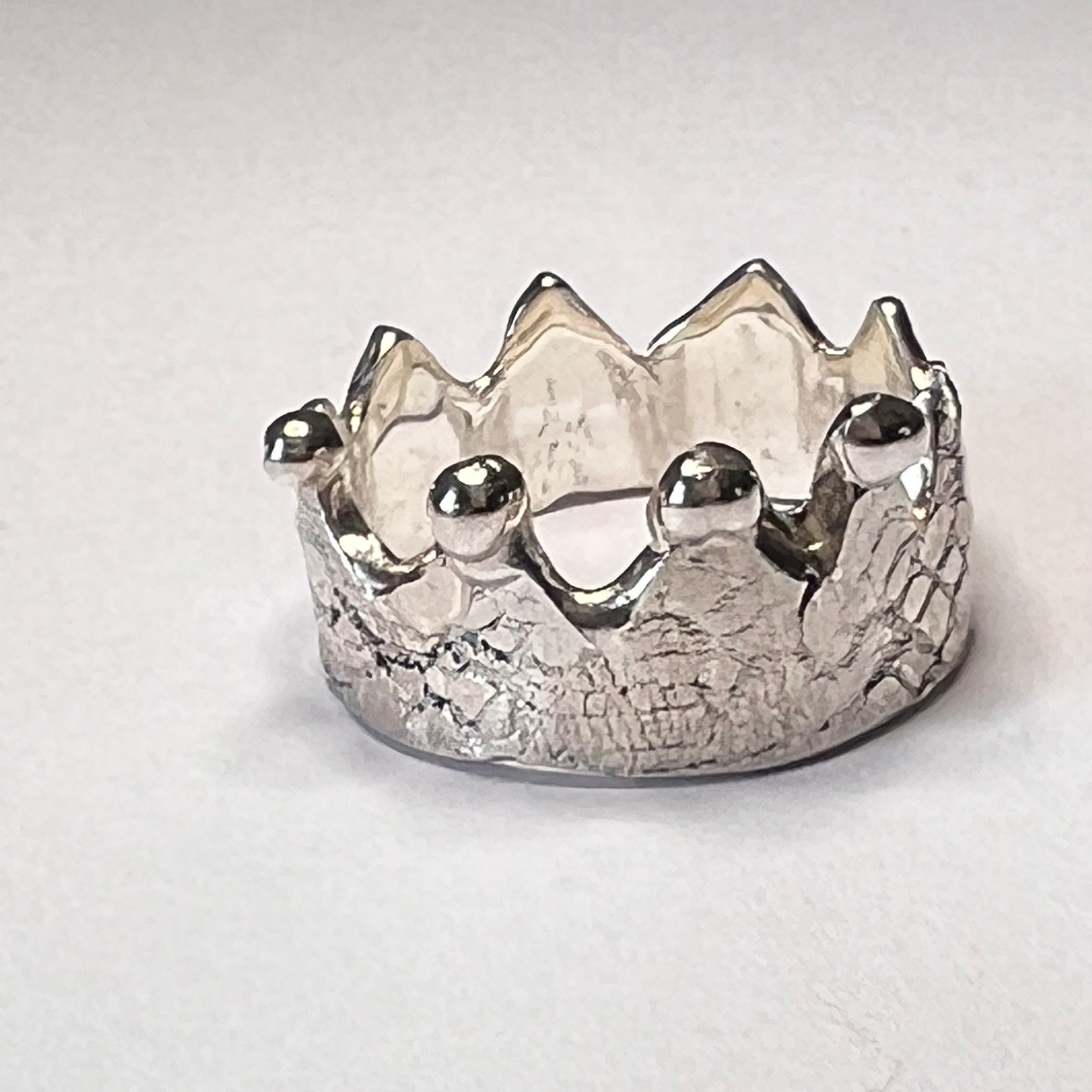 Crown store thumb ring